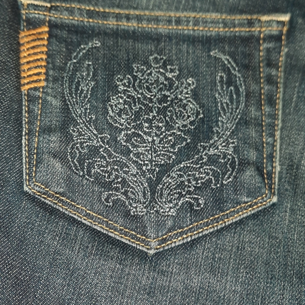 Paige premium denim. Laurel bermuda shorts. Sz 29.